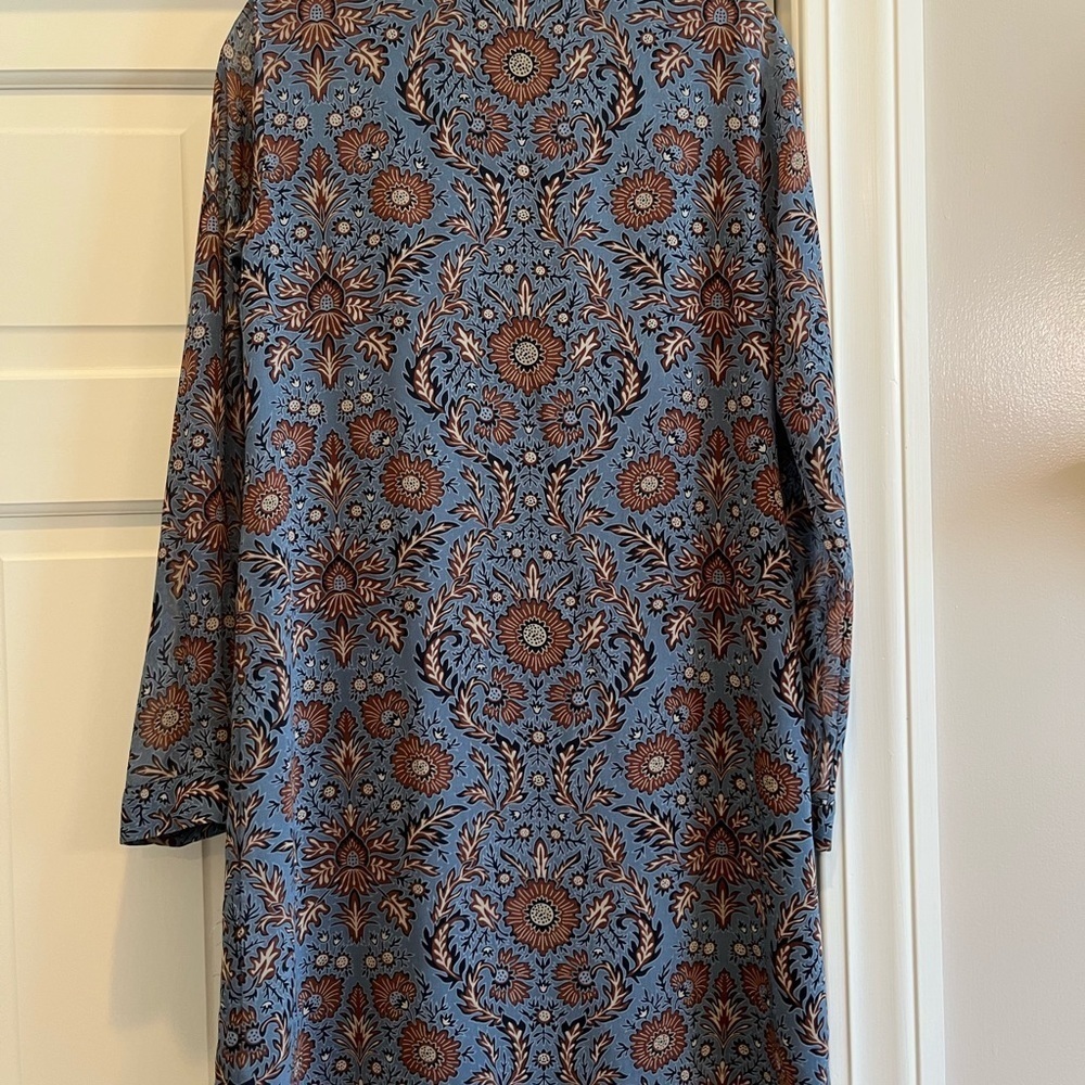 𝅺Like new CAbi dress - Picture 4 of 5